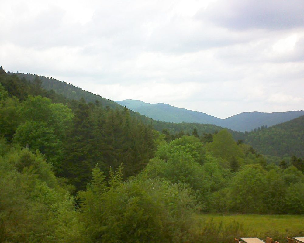 Le petit ballon vu depuis le Domaine Langmatt à Murbach le 24.05.2019 à 14:45 Le petit ballon (Alsace, Vosges) le 24.05.2019 à 14:45
