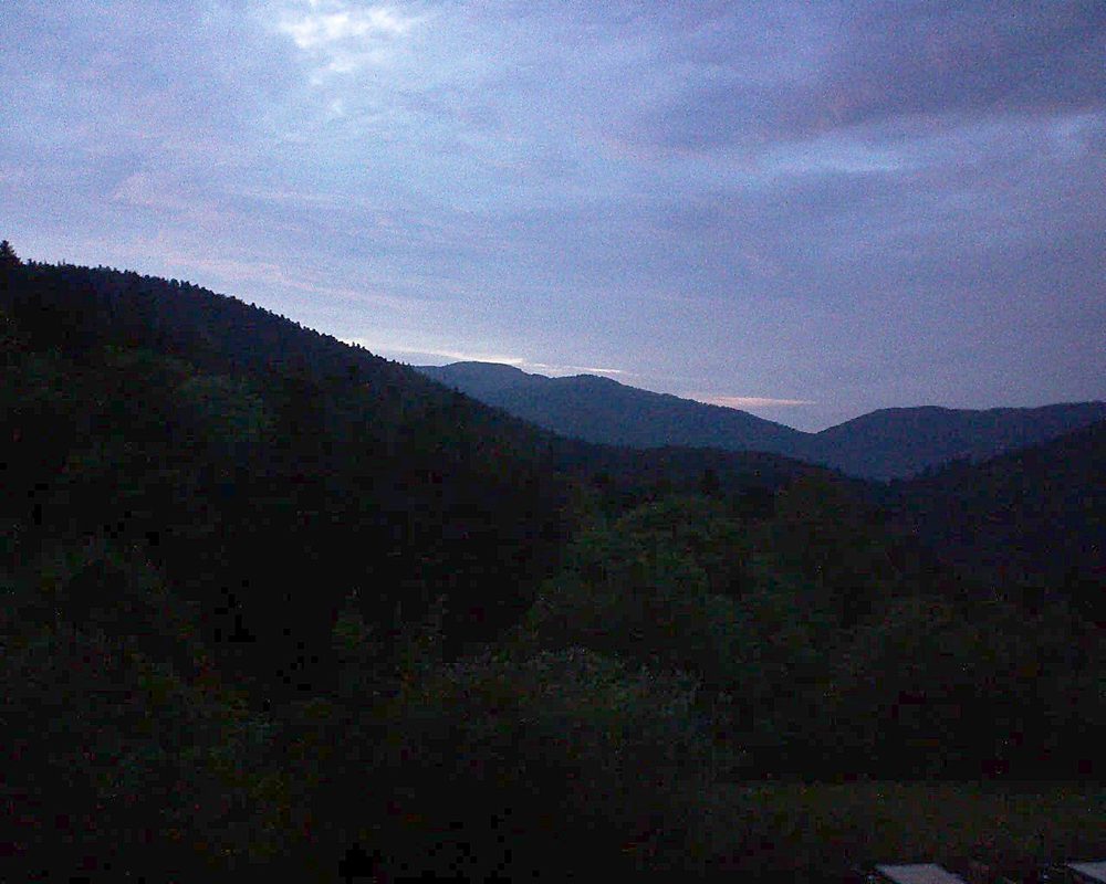 Le petit ballon vu depuis le Domaine Langmatt à Murbach le 24.05.2019 à 21:30 Le petit ballon (Alsace, Vosges) le 24.05.2019 à 21:30
