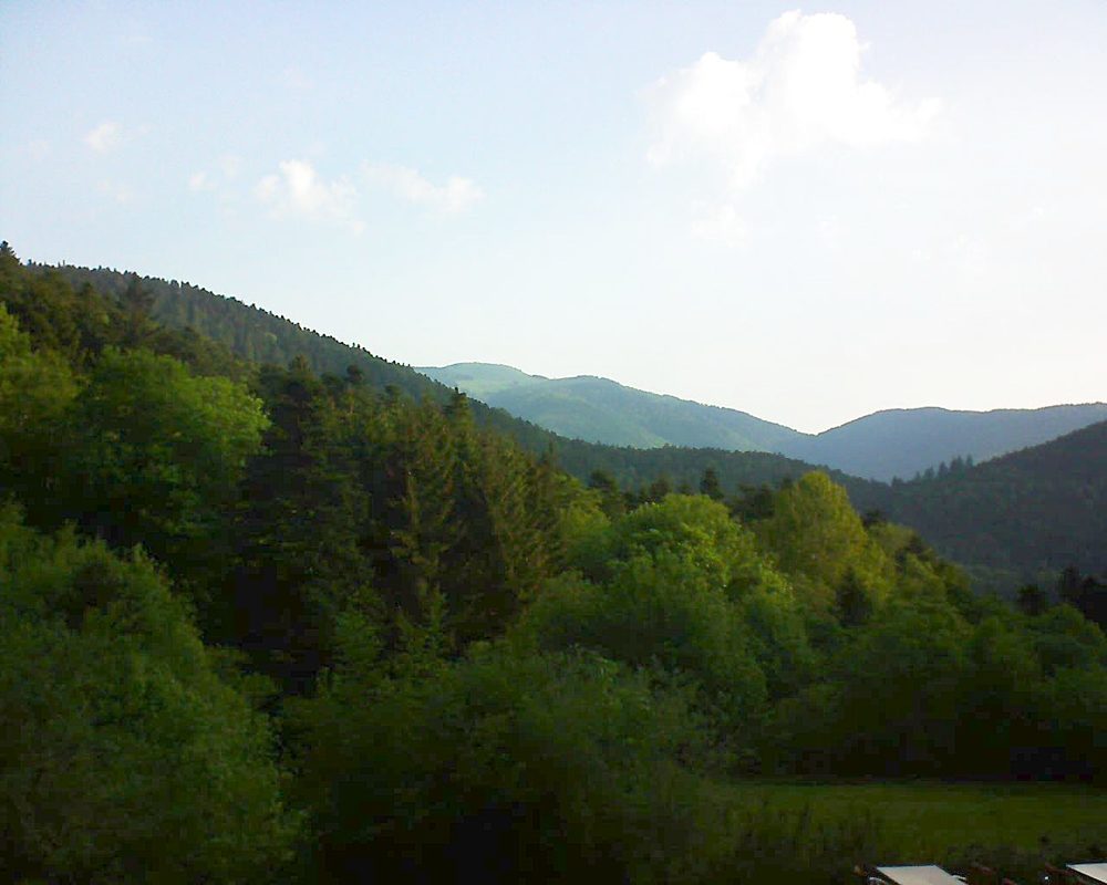 Le petit ballon vu depuis le Domaine Langmatt à Murbach le 25.05.2019 à 07:30 Le petit ballon (Alsace, Vosges) le 25.05.2019 à 07:30