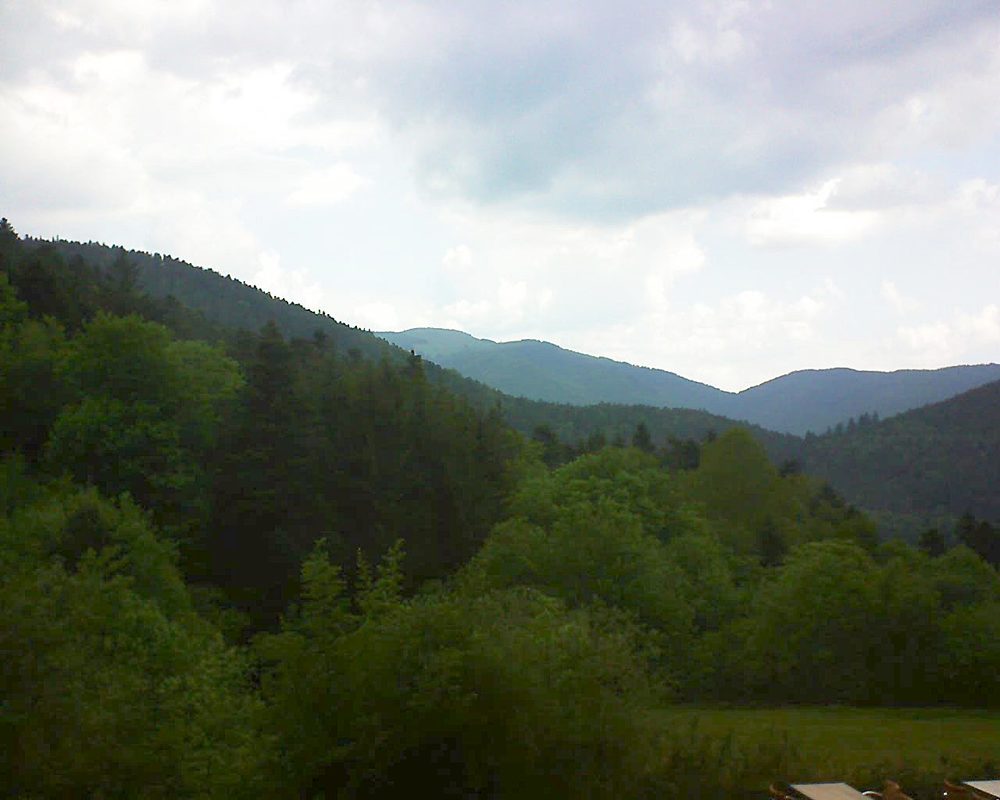 Le petit ballon vu depuis le Domaine Langmatt à Murbach le 25.05.2019 à 10:30 Le petit ballon (Alsace, Vosges) le 25.05.2019 à 10:30