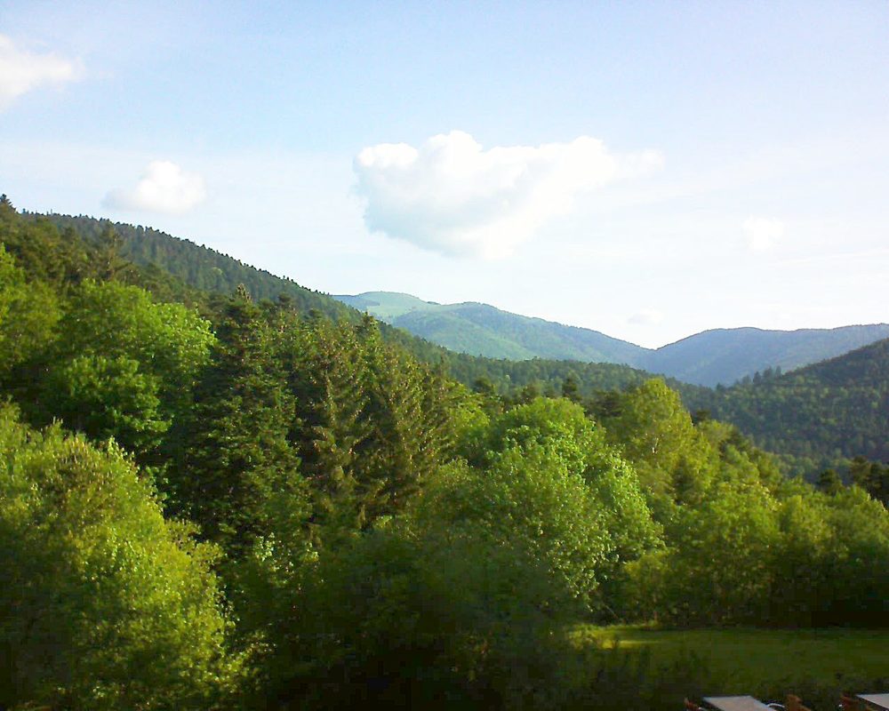 Le petit ballon vu depuis le Domaine Langmatt à Murbach le 26.05.2019 à 08:15 Le petit ballon (Alsace, Vosges) le 26.05.2019 à 08:15