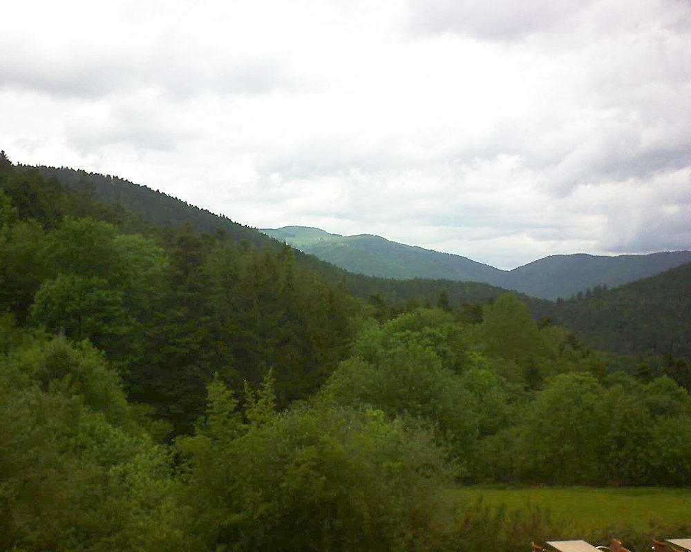 Le petit ballon vu depuis le Domaine Langmatt à Murbach le 27.05.2019 à 11:45 Le petit ballon (Alsace, Vosges) le 27.05.2019 à 11:45