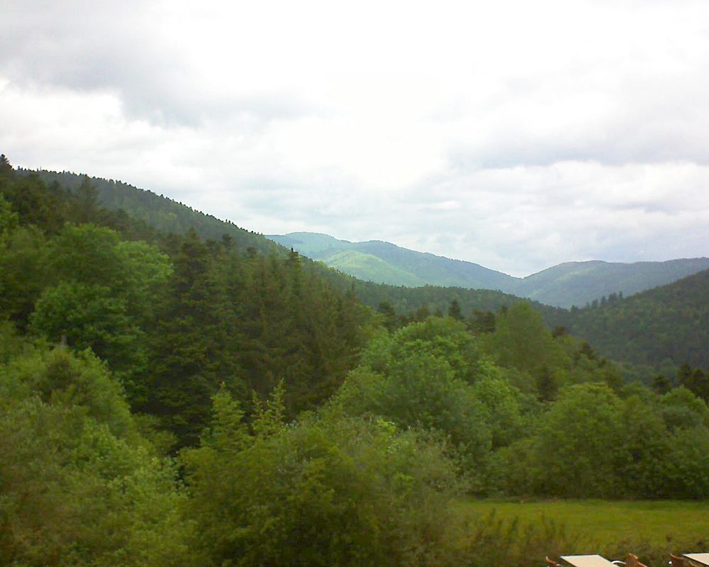 Le petit ballon vu depuis le Domaine Langmatt à Murbach le 27.05.2019 à 12:00 Le petit ballon (Alsace, Vosges) le 27.05.2019 à 12:00
