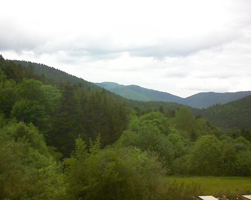 Le petit ballon vu depuis le Domaine Langmatt à Murbach le 27.05.2019 à 13:45 Le petit ballon (Alsace, Vosges) le 27.05.2019 à 13:45