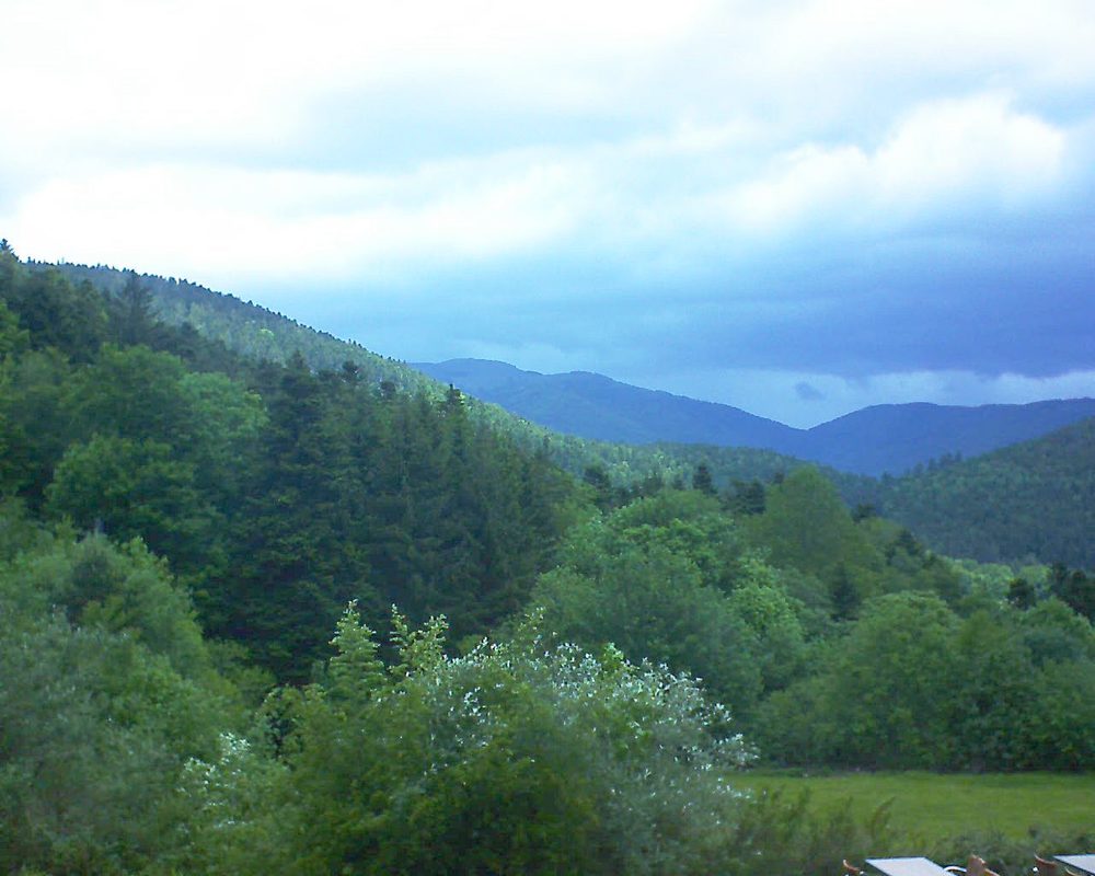 Le petit ballon vu depuis le Domaine Langmatt à Murbach le 28.05.2019 à 12:30 Le petit ballon (Alsace, Vosges) le 28.05.2019 à 12:30