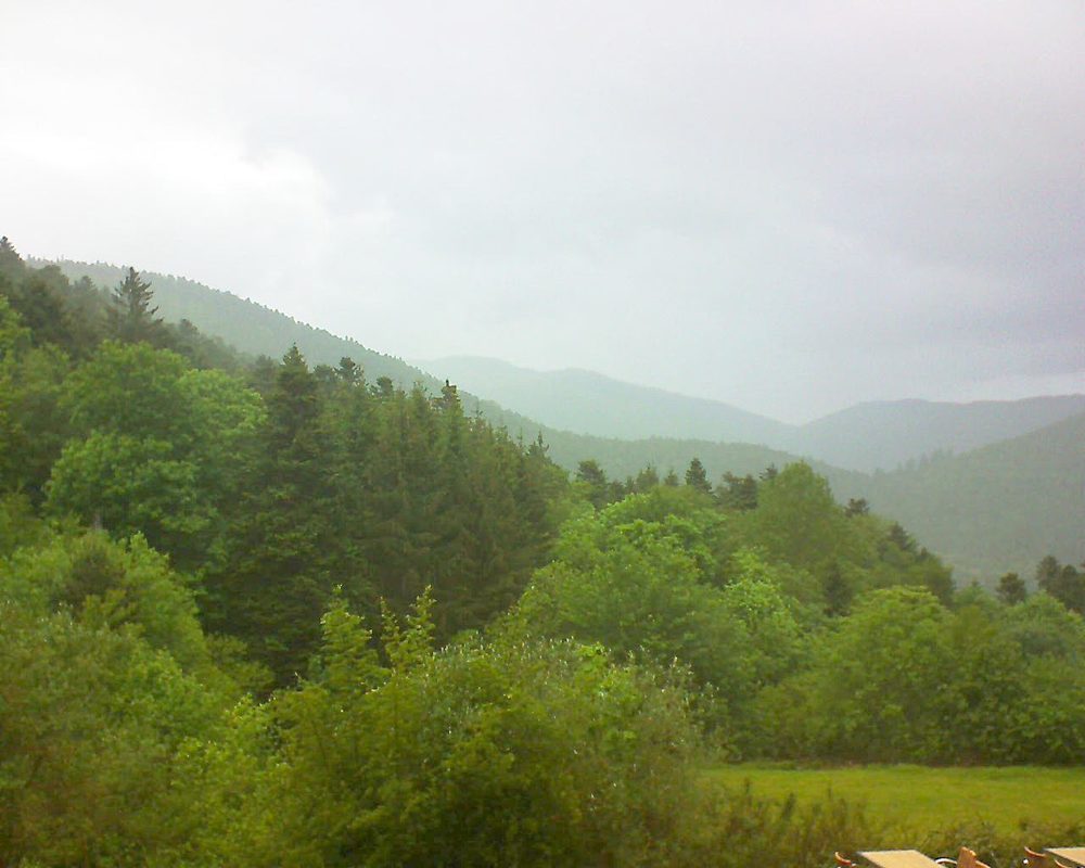 Le petit ballon vu depuis le Domaine Langmatt à Murbach le 28.05.2019 à 14:00 Le petit ballon (Alsace, Vosges) le 28.05.2019 à 14:00