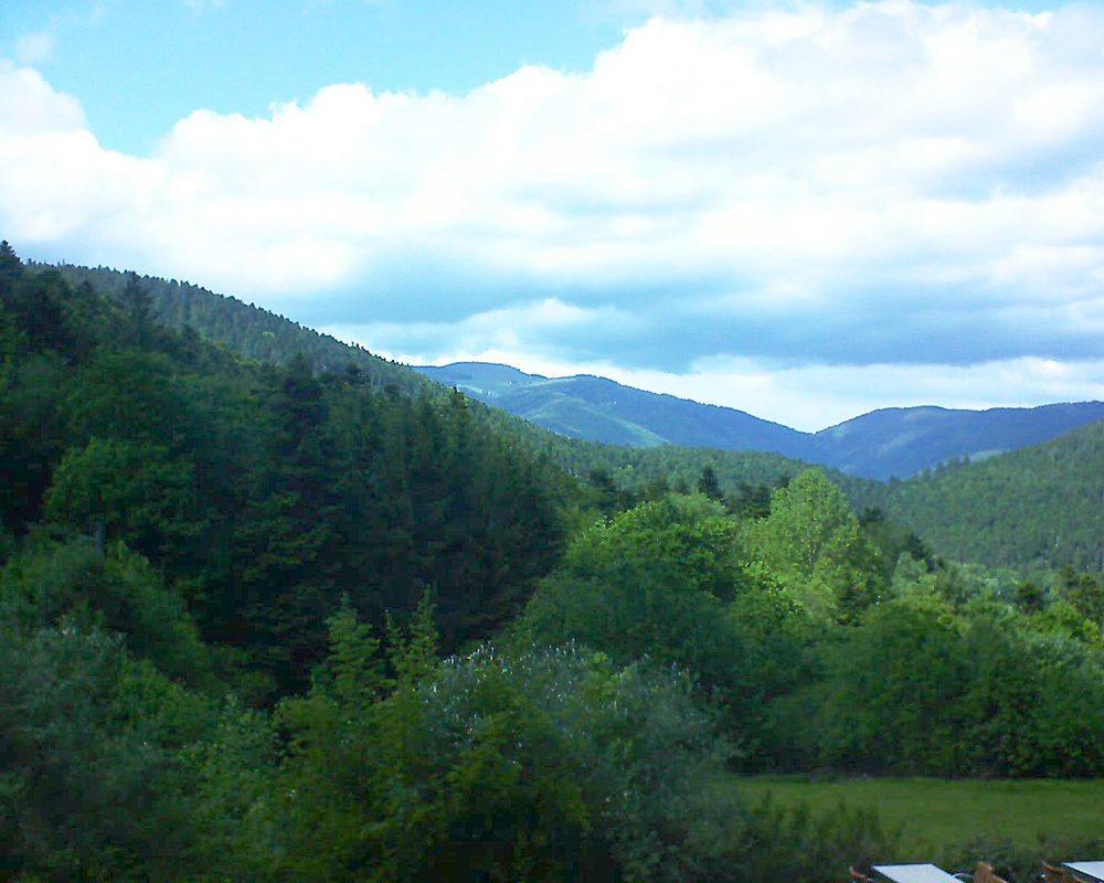 Le petit ballon vu depuis le Domaine Langmatt à Murbach le 28.05.2019 à 15:15 Le petit ballon (Alsace, Vosges) le 28.05.2019 à 15:15