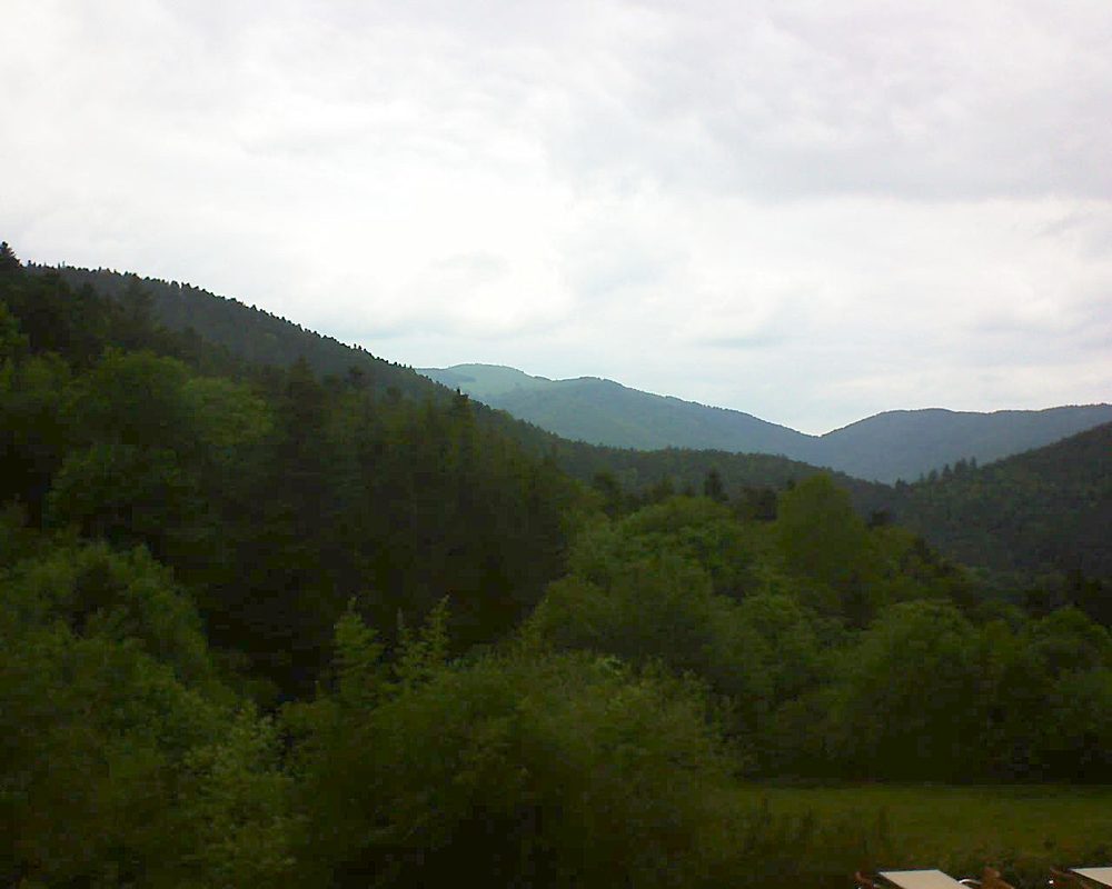 Le petit ballon vu depuis le Domaine Langmatt à Murbach le 30.05.2019 à 13:00 Le petit ballon (Alsace, Vosges) le 30.05.2019 à 13:00