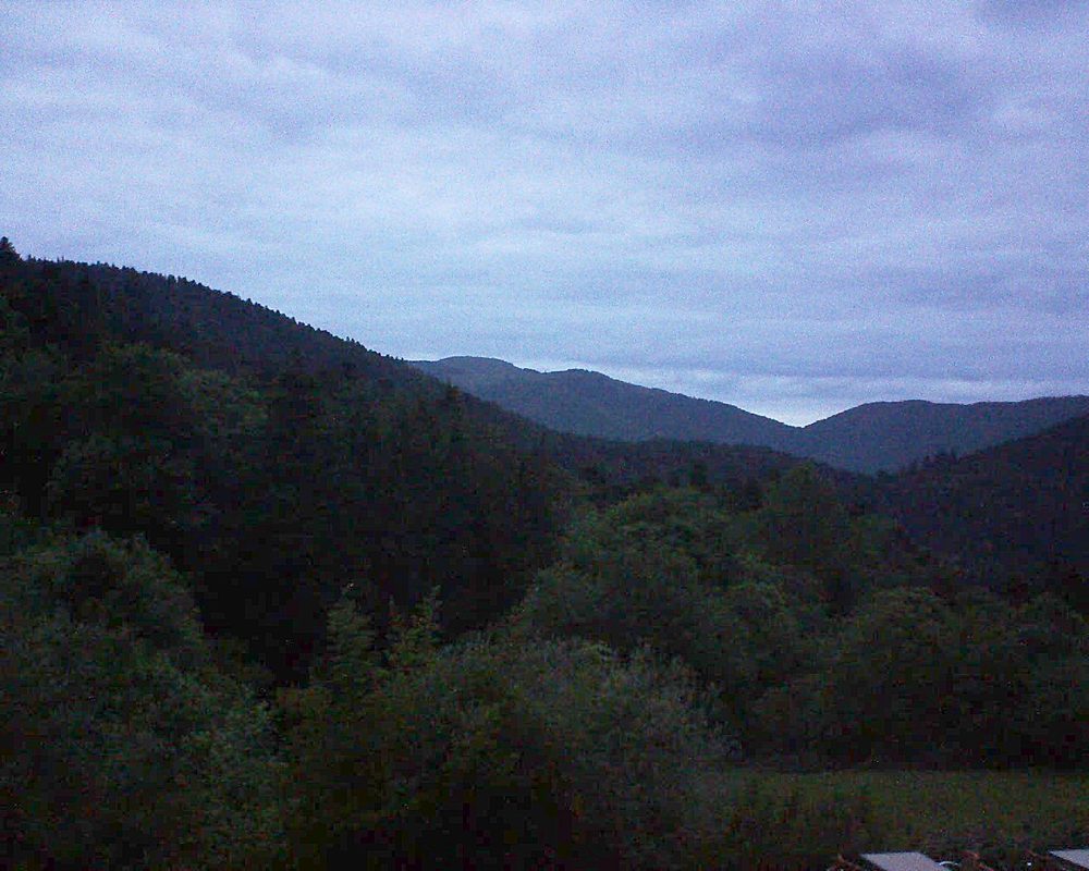 Le petit ballon vu depuis le Domaine Langmatt à Murbach le 30.05.2019 à 21:30 Le petit ballon (Alsace, Vosges) le 30.05.2019 à 21:30
