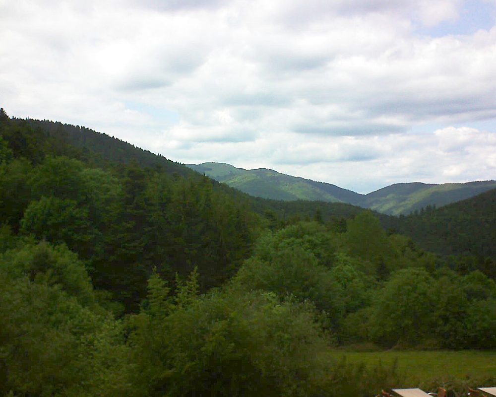 Le petit ballon vu depuis le Domaine Langmatt à Murbach le 31.05.2019 à 14:45 Le petit ballon (Alsace, Vosges) le 31.05.2019 à 14:45