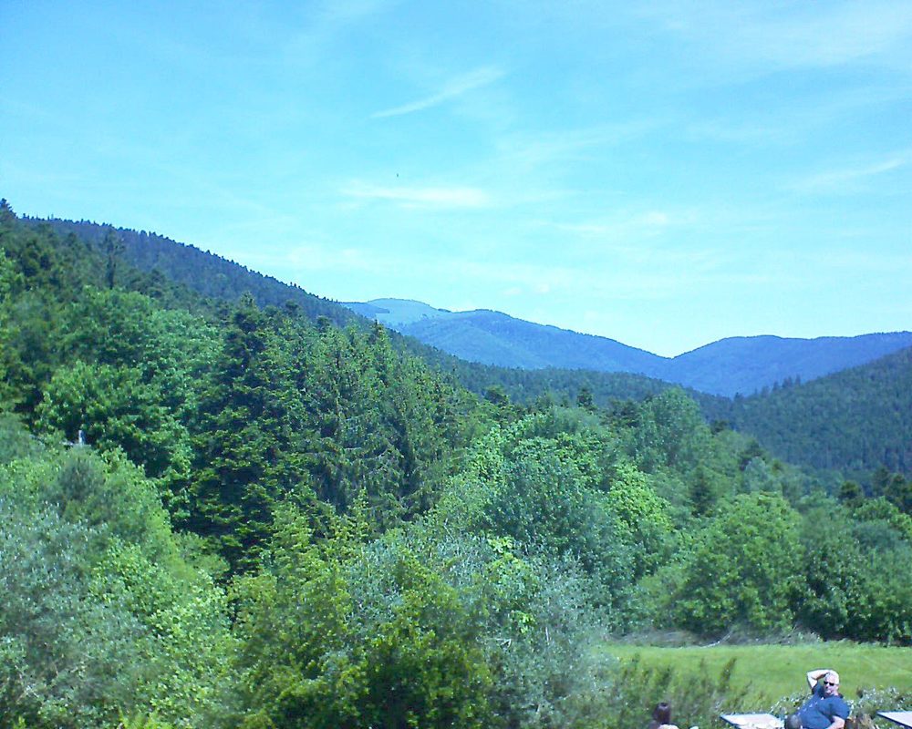 Le petit ballon vu depuis le Domaine Langmatt à Murbach le 01.06.2019 à 12:15 Le petit ballon (Alsace, Vosges) le 01.06.2019 à 12:15