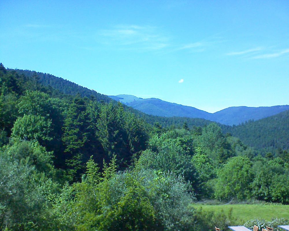 Le petit ballon vu depuis le Domaine Langmatt à Murbach le 01.06.2019 à 16:00 Le petit ballon (Alsace, Vosges) le 01.06.2019 à 16:00