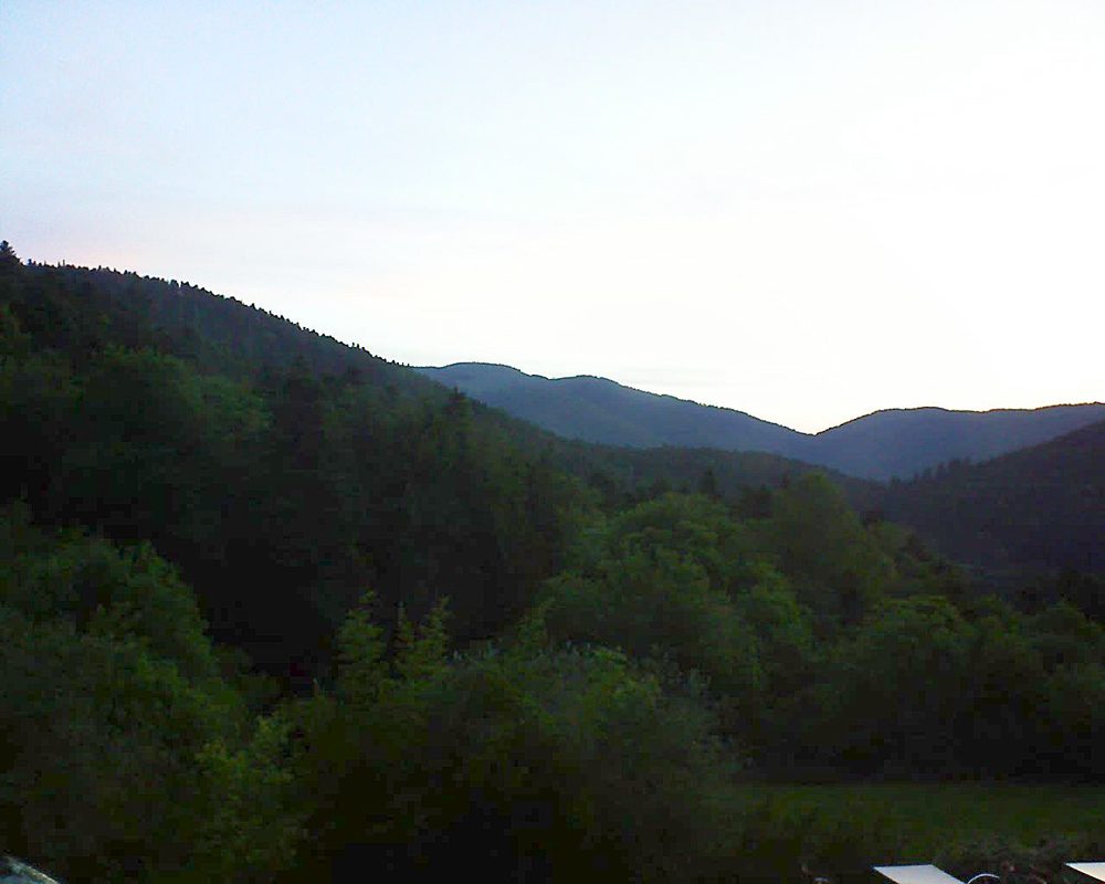 Le petit ballon vu depuis le Domaine Langmatt à Murbach le 02.06.2019 à 05:30 Le petit ballon (Alsace, Vosges) le 02.06.2019 à 05:30