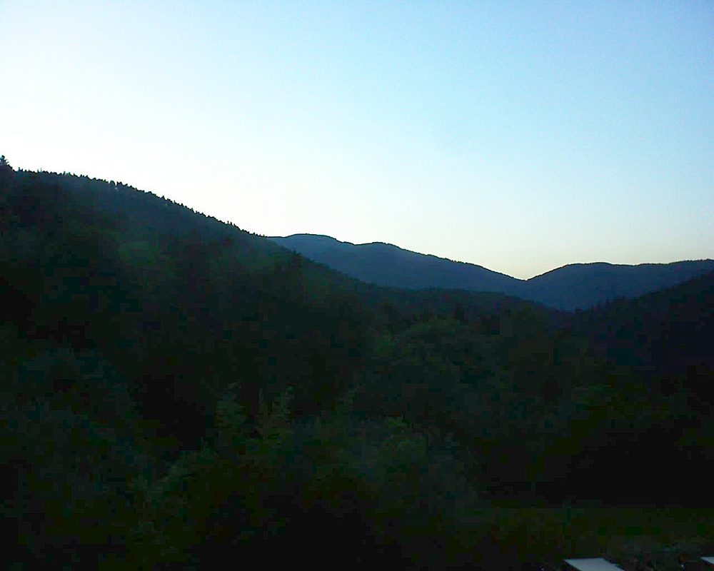 Le petit ballon vu depuis le Domaine Langmatt à Murbach le 02.06.2019 à 21:30 Le petit ballon (Alsace, Vosges) le 02.06.2019 à 21:30
