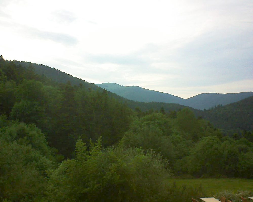 Le petit ballon vu depuis le Domaine Langmatt à Murbach le 03.06.2019 à 21:00 Le petit ballon (Alsace, Vosges) le 03.06.2019 à 21:00