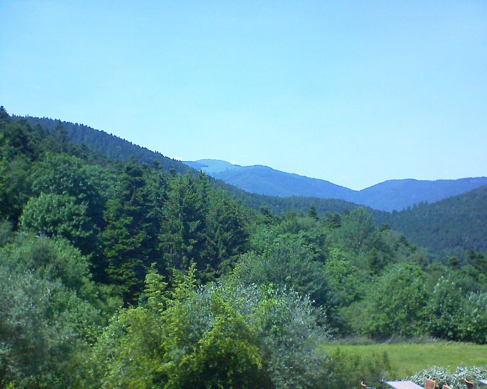 Le petit ballon vu depuis le Domaine Langmatt à Murbach le 04.06.2019 à 15:00 Le petit ballon (Alsace, Vosges) le 04.06.2019 à 15:00