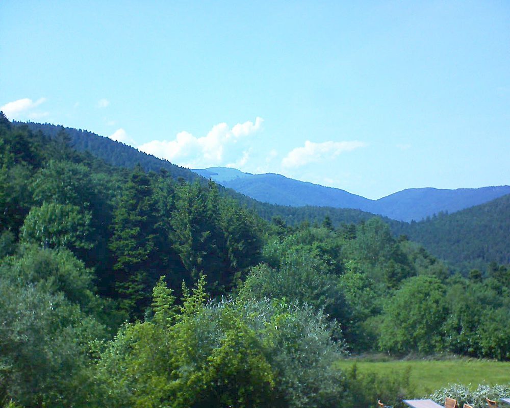 Le petit ballon vu depuis le Domaine Langmatt à Murbach le 04.06.2019 à 16:00 Le petit ballon (Alsace, Vosges) le 04.06.2019 à 16:00