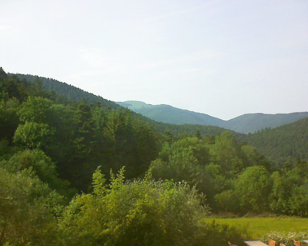 Le petit ballon vu depuis le Domaine Langmatt à Murbach le 04.06.2019 à 17:45 Le petit ballon (Alsace, Vosges) le 04.06.2019 à 17:45
