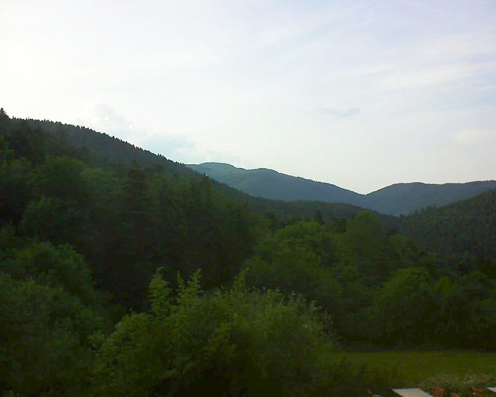 Le petit ballon vu depuis le Domaine Langmatt à Murbach le 04.06.2019 à 19:30 Le petit ballon (Alsace, Vosges) le 04.06.2019 à 19:30