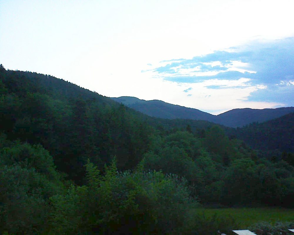 Le petit ballon vu depuis le Domaine Langmatt à Murbach le 05.06.2019 à 05:30 Le petit ballon (Alsace, Vosges) le 05.06.2019 à 05:30