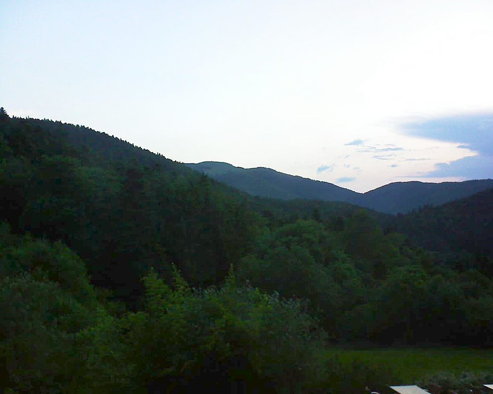 Le petit ballon vu depuis le Domaine Langmatt à Murbach le 05.06.2019 à 05:45 Le petit ballon (Alsace, Vosges) le 05.06.2019 à 05:45