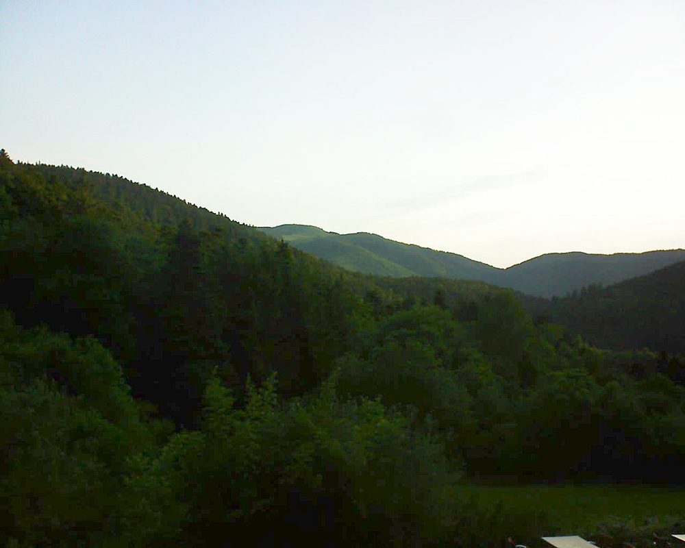 Le petit ballon vu depuis le Domaine Langmatt à Murbach le 05.06.2019 à 06:30 Le petit ballon (Alsace, Vosges) le 05.06.2019 à 06:30