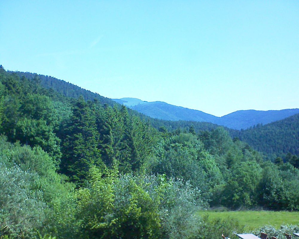 Le petit ballon vu depuis le Domaine Langmatt à Murbach le 05.06.2019 à 10:15 Le petit ballon (Alsace, Vosges) le 05.06.2019 à 10:15