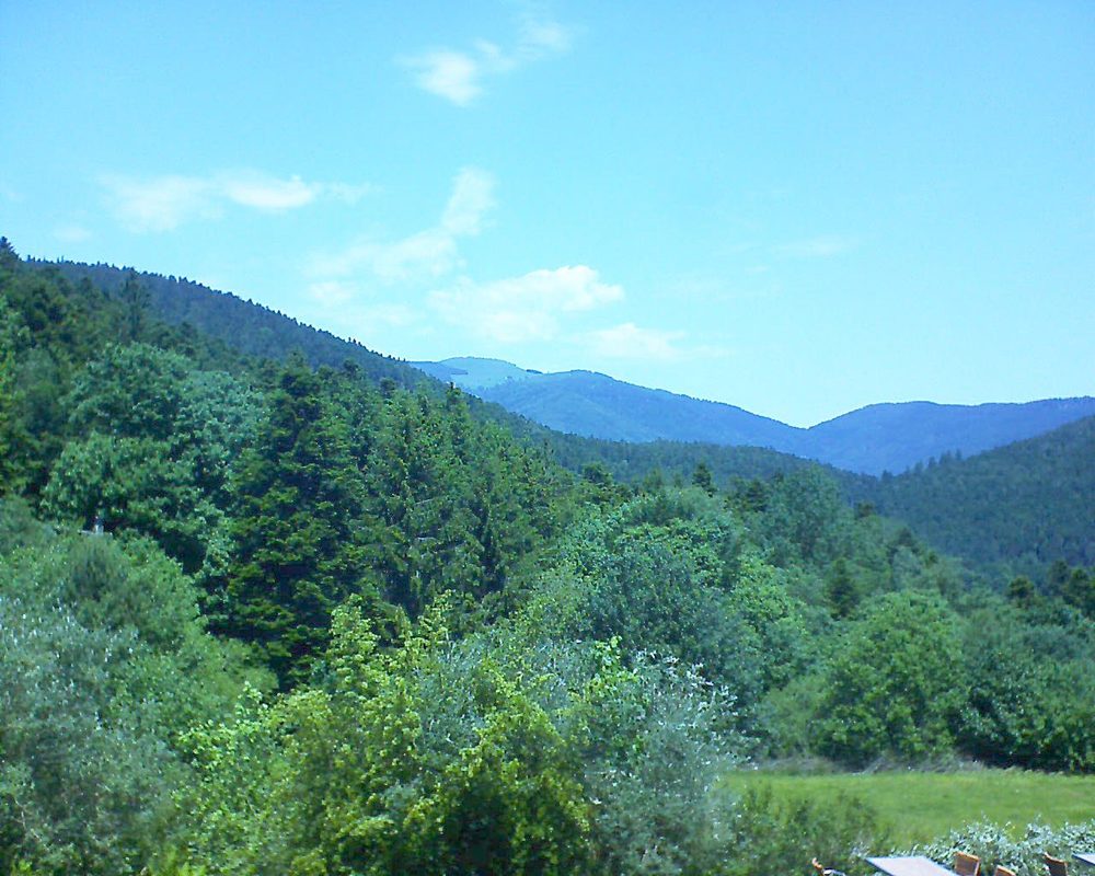 Le petit ballon vu depuis le Domaine Langmatt à Murbach le 05.06.2019 à 13:00 Le petit ballon (Alsace, Vosges) le 05.06.2019 à 13:00