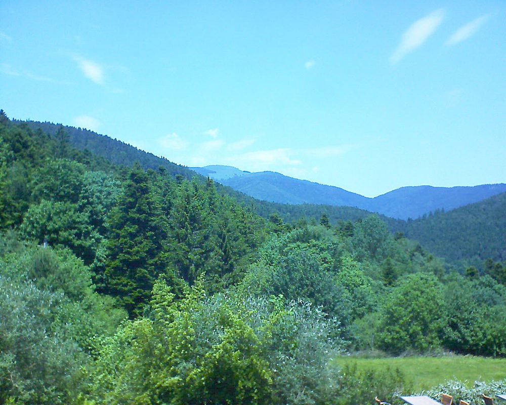 Le petit ballon vu depuis le Domaine Langmatt à Murbach le 05.06.2019 à 13:15 Le petit ballon (Alsace, Vosges) le 05.06.2019 à 13:15