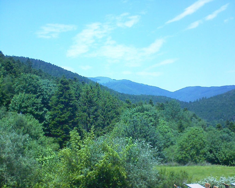 Le petit ballon vu depuis le Domaine Langmatt à Murbach le 05.06.2019 à 14:00 Le petit ballon (Alsace, Vosges) le 05.06.2019 à 14:00