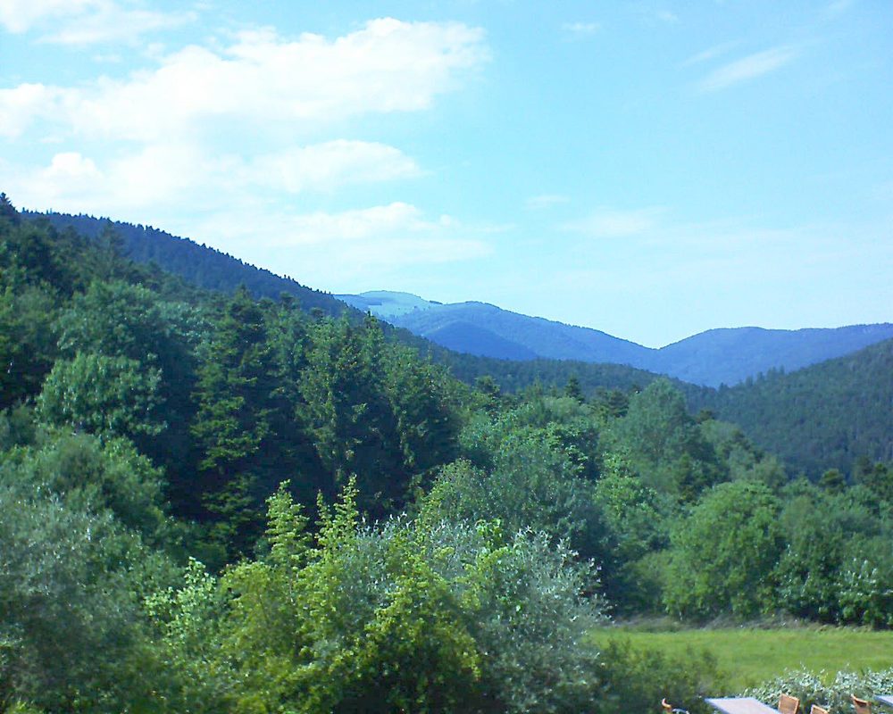 Le petit ballon vu depuis le Domaine Langmatt à Murbach le 05.06.2019 à 16:00 Le petit ballon (Alsace, Vosges) le 05.06.2019 à 16:00
