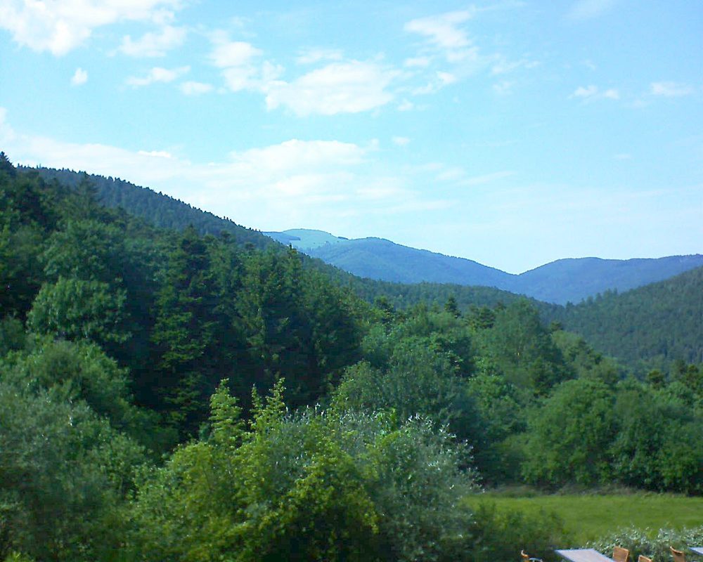 Le petit ballon vu depuis le Domaine Langmatt à Murbach le 05.06.2019 à 16:15 Le petit ballon (Alsace, Vosges) le 05.06.2019 à 16:15