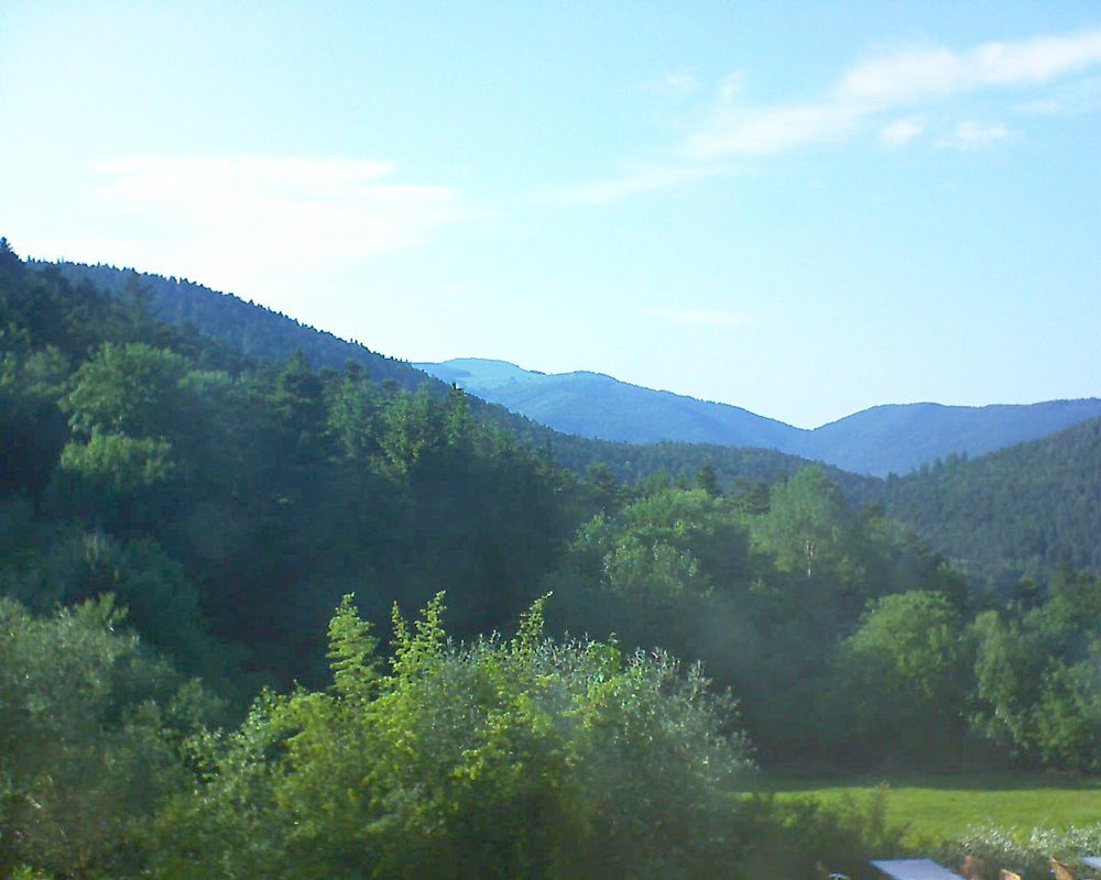 Le petit ballon vu depuis le Domaine Langmatt à Murbach le 05.06.2019 à 18:30 Le petit ballon (Alsace, Vosges) le 05.06.2019 à 18:30