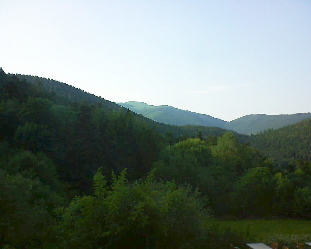 Le petit ballon vu depuis le Domaine Langmatt à Murbach le 05.06.2019 à 19:00 Le petit ballon (Alsace, Vosges) le 05.06.2019 à 19:00
