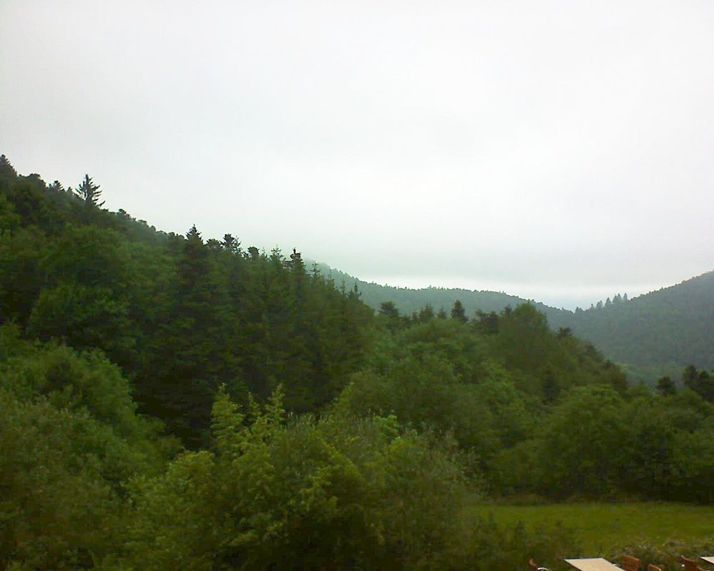 Le petit ballon vu depuis le Domaine Langmatt à Murbach le 06.06.2019 à 15:15 Le petit ballon (Alsace, Vosges) le 06.06.2019 à 15:15