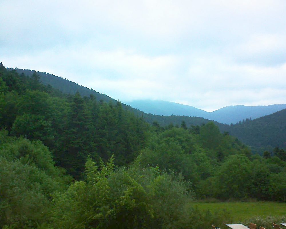 Le petit ballon vu depuis le Domaine Langmatt à Murbach le 06.06.2019 à 20:45 Le petit ballon (Alsace, Vosges) le 06.06.2019 à 20:45
