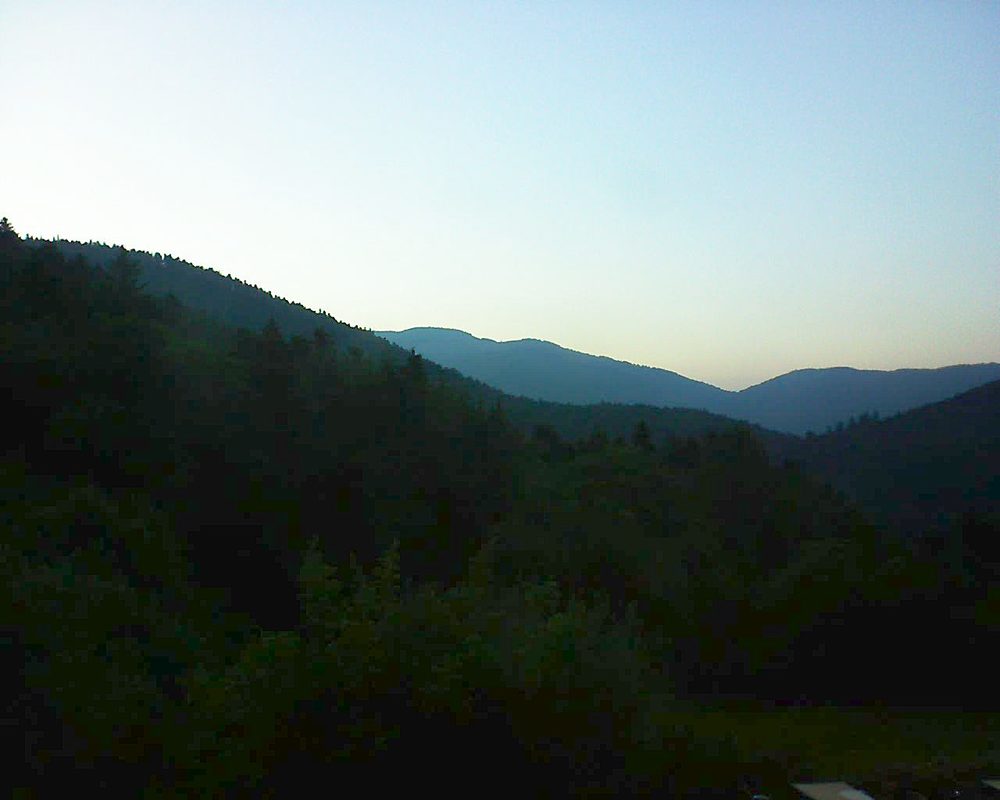 Le petit ballon vu depuis le Domaine Langmatt à Murbach le 06.06.2019 à 21:30 Le petit ballon (Alsace, Vosges) le 06.06.2019 à 21:30
