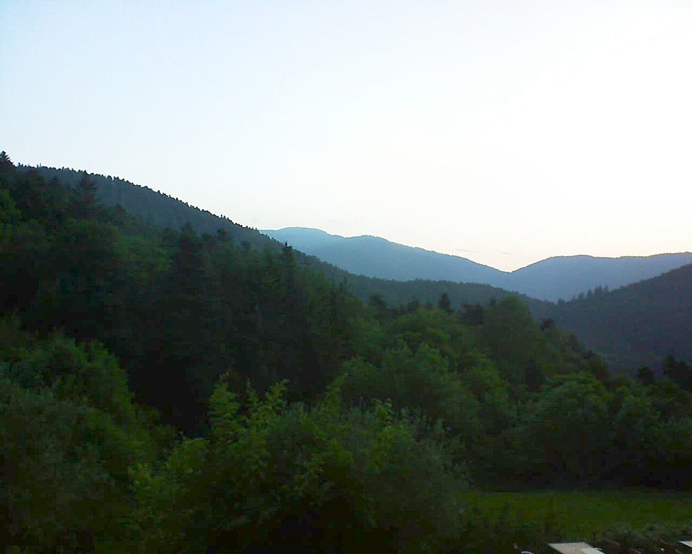 Le petit ballon vu depuis le Domaine Langmatt à Murbach le 07.06.2019 à 05:45 Le petit ballon (Alsace, Vosges) le 07.06.2019 à 05:45