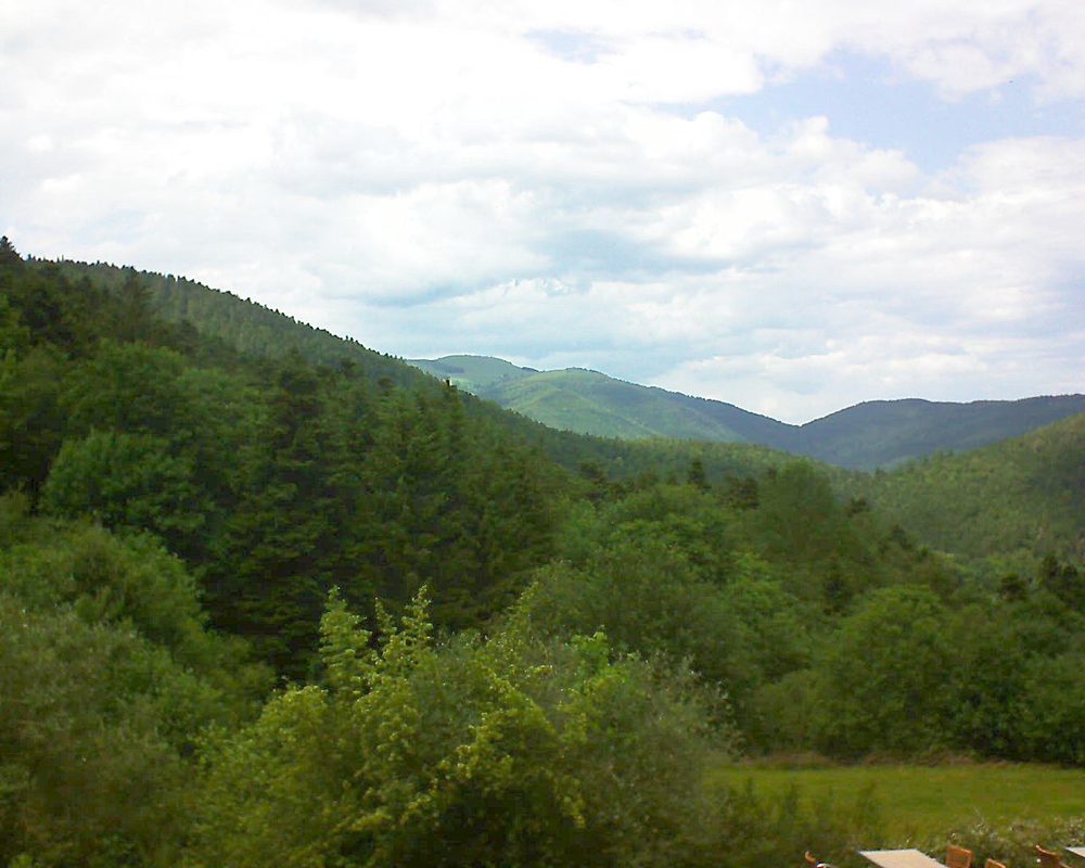Le petit ballon vu depuis le Domaine Langmatt à Murbach le 07.06.2019 à 15:00 Le petit ballon (Alsace, Vosges) le 07.06.2019 à 15:00
