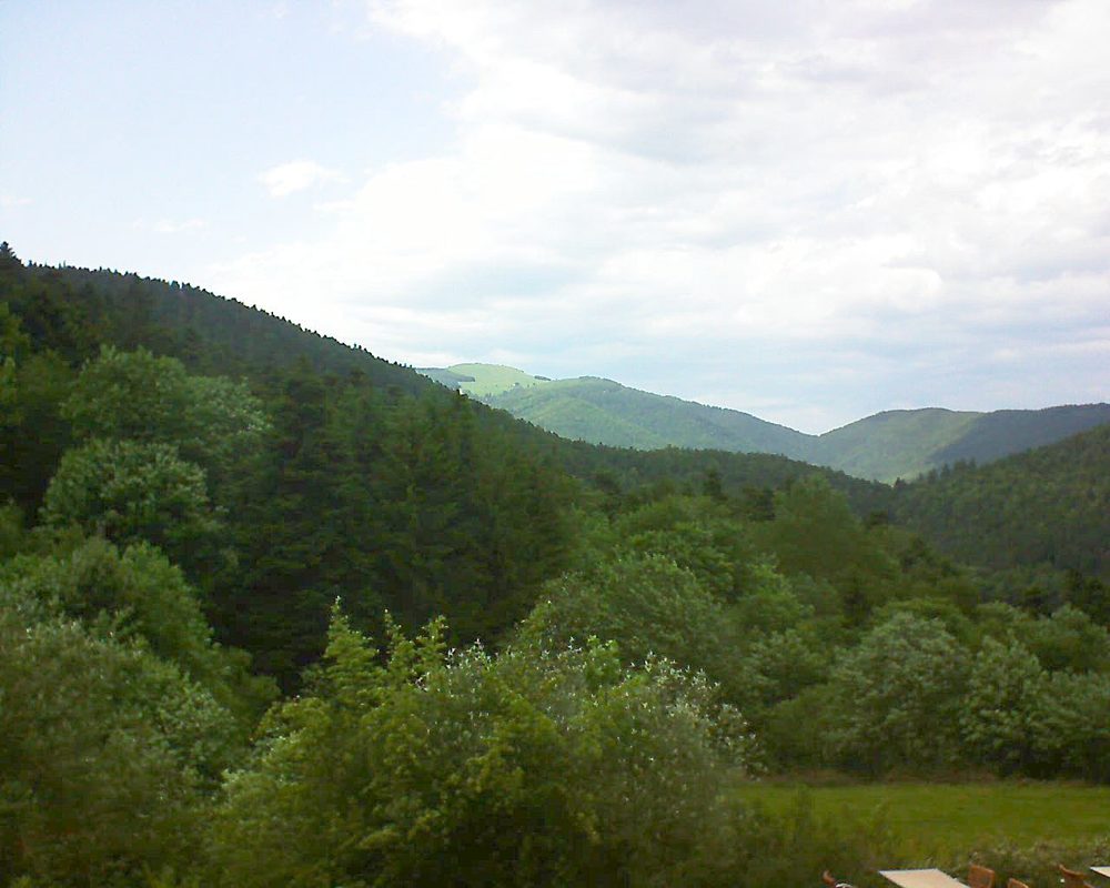 Le petit ballon vu depuis le Domaine Langmatt à Murbach le 07.06.2019 à 16:45 Le petit ballon (Alsace, Vosges) le 07.06.2019 à 16:45