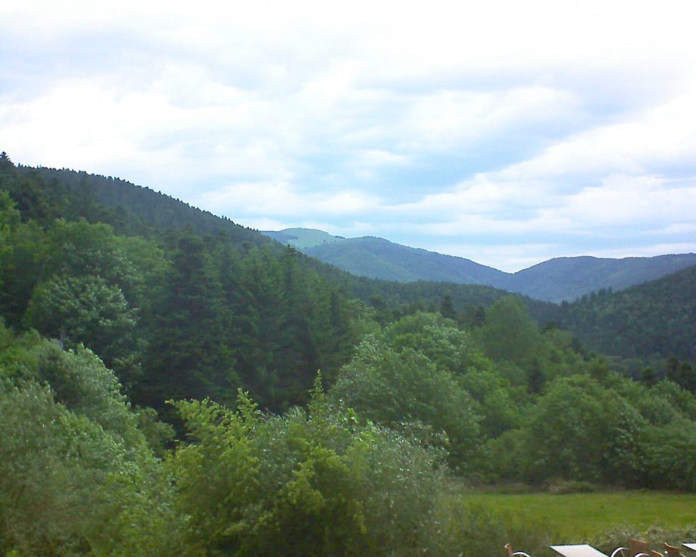 Le petit ballon vu depuis le Domaine Langmatt à Murbach le 07.06.2019 à 19:15 Le petit ballon (Alsace, Vosges) le 07.06.2019 à 19:15