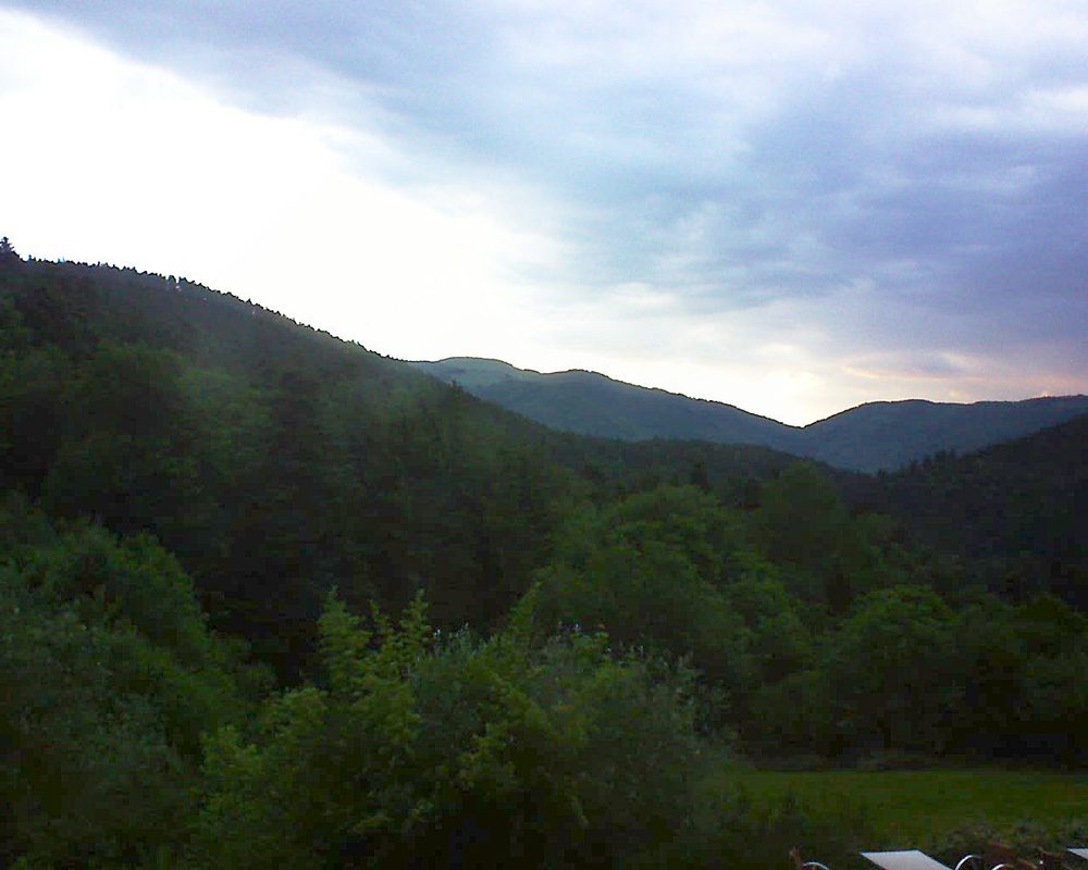 Le petit ballon vu depuis le Domaine Langmatt à Murbach le 07.06.2019 à 21:00 Le petit ballon (Alsace, Vosges) le 07.06.2019 à 21:00