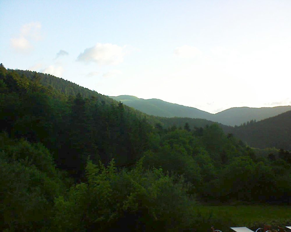 Le petit ballon vu depuis le Domaine Langmatt à Murbach le 08.06.2019 à 06:15 Le petit ballon (Alsace, Vosges) le 08.06.2019 à 06:15