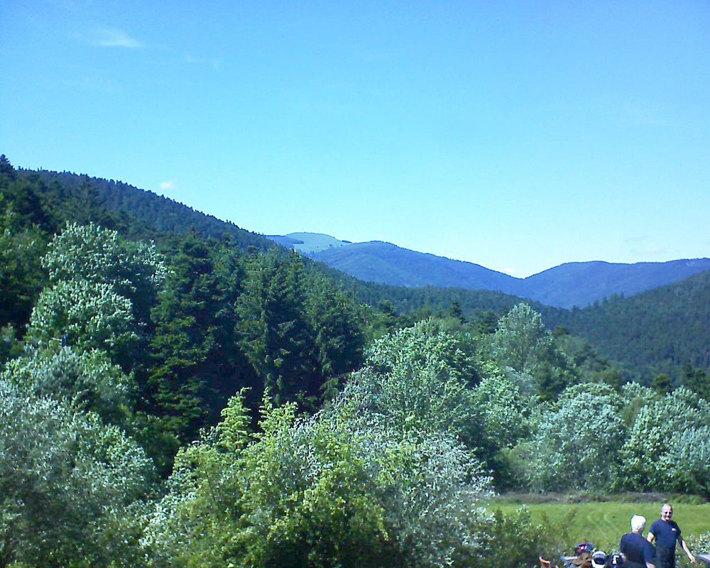 Le petit ballon vu depuis le Domaine Langmatt à Murbach le 08.06.2019 à 15:45 Le petit ballon (Alsace, Vosges) le 08.06.2019 à 15:45