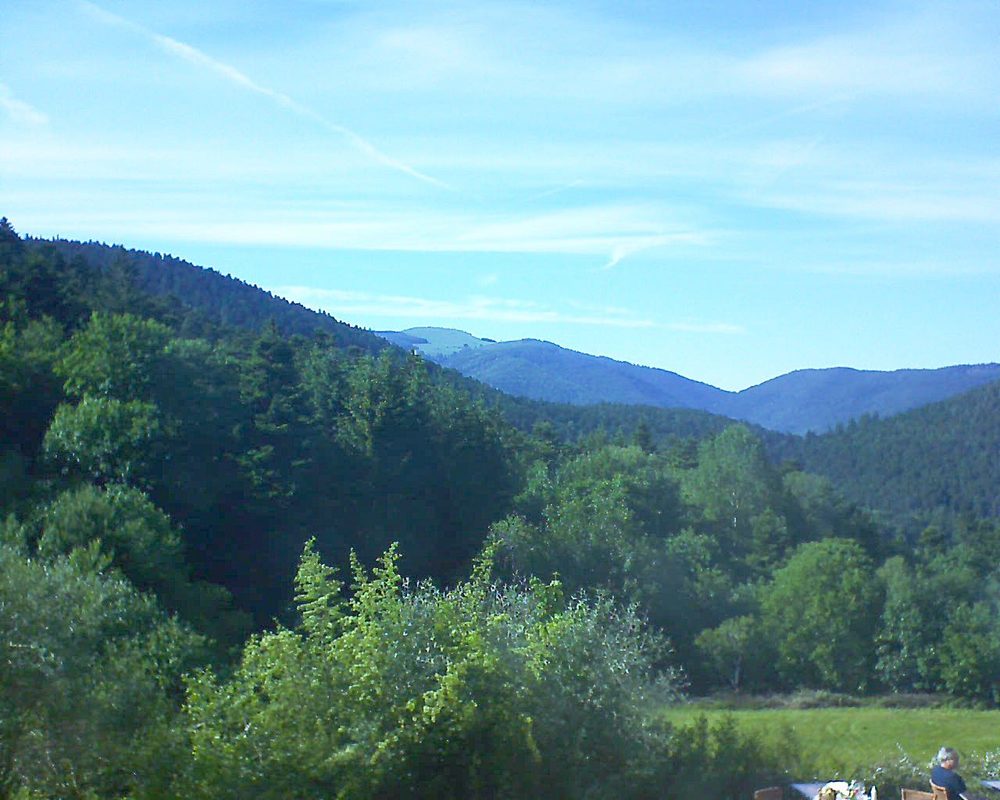 Le petit ballon vu depuis le Domaine Langmatt à Murbach le 08.06.2019 à 17:45 Le petit ballon (Alsace, Vosges) le 08.06.2019 à 17:45