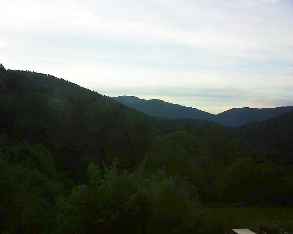 Le petit ballon vu depuis le Domaine Langmatt à Murbach le 08.06.2019 à 21:00 Le petit ballon (Alsace, Vosges) le 08.06.2019 à 21:00