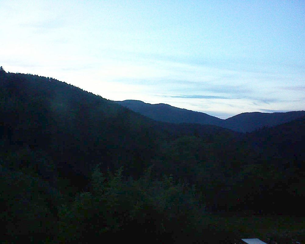 Le petit ballon vu depuis le Domaine Langmatt à Murbach le 08.06.2019 à 21:45 Le petit ballon (Alsace, Vosges) le 08.06.2019 à 21:45
