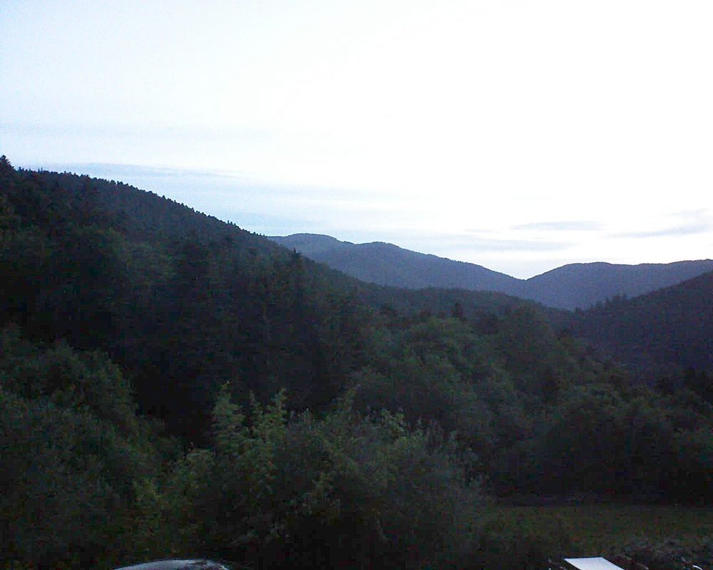 Le petit ballon vu depuis le Domaine Langmatt à Murbach le 09.06.2019 à 05:15 Le petit ballon (Alsace, Vosges) le 09.06.2019 à 05:15