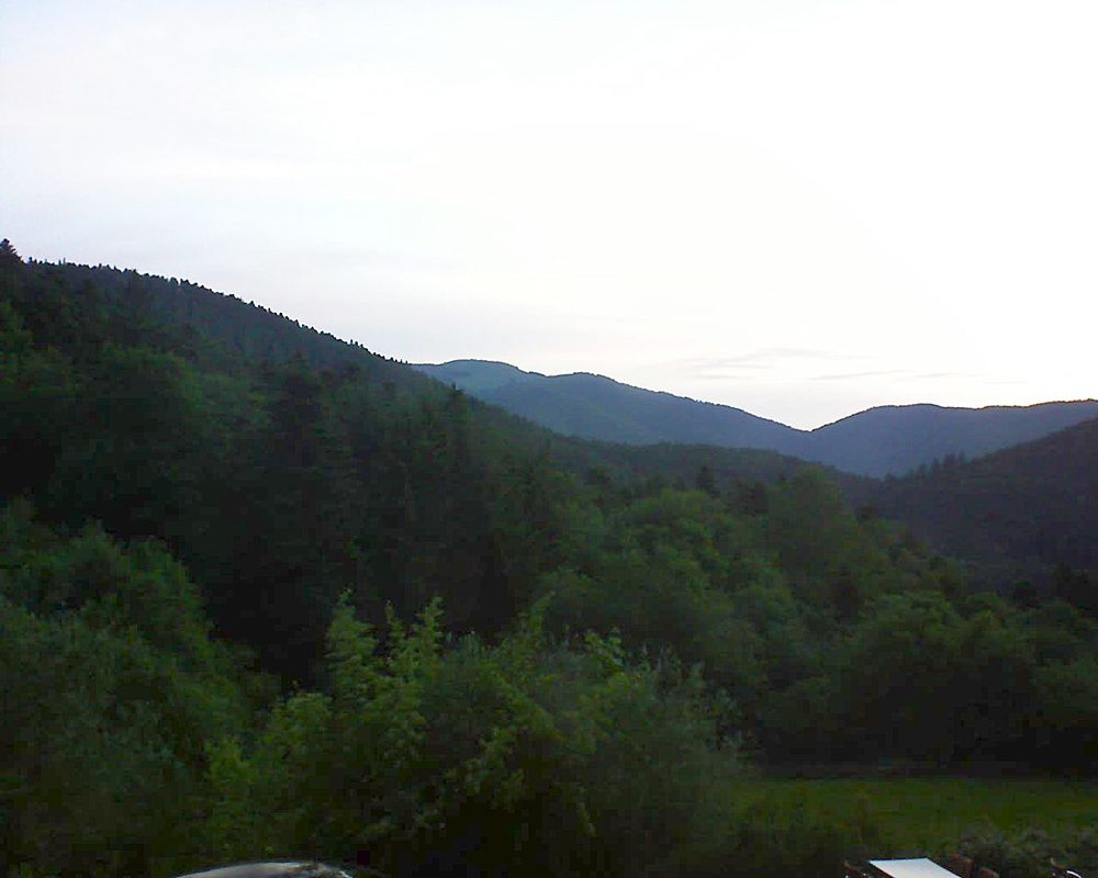Le petit ballon vu depuis le Domaine Langmatt à Murbach le 09.06.2019 à 05:30 Le petit ballon (Alsace, Vosges) le 09.06.2019 à 05:30
