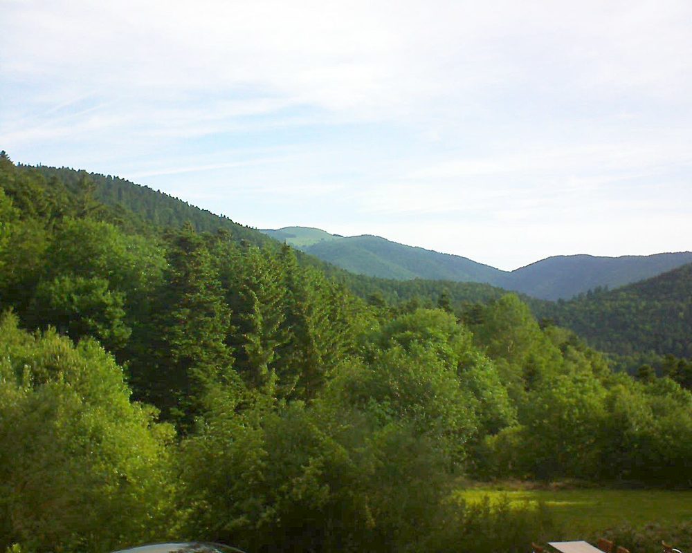 Le petit ballon vu depuis le Domaine Langmatt à Murbach le 09.06.2019 à 08:15 Le petit ballon (Alsace, Vosges) le 09.06.2019 à 08:15
